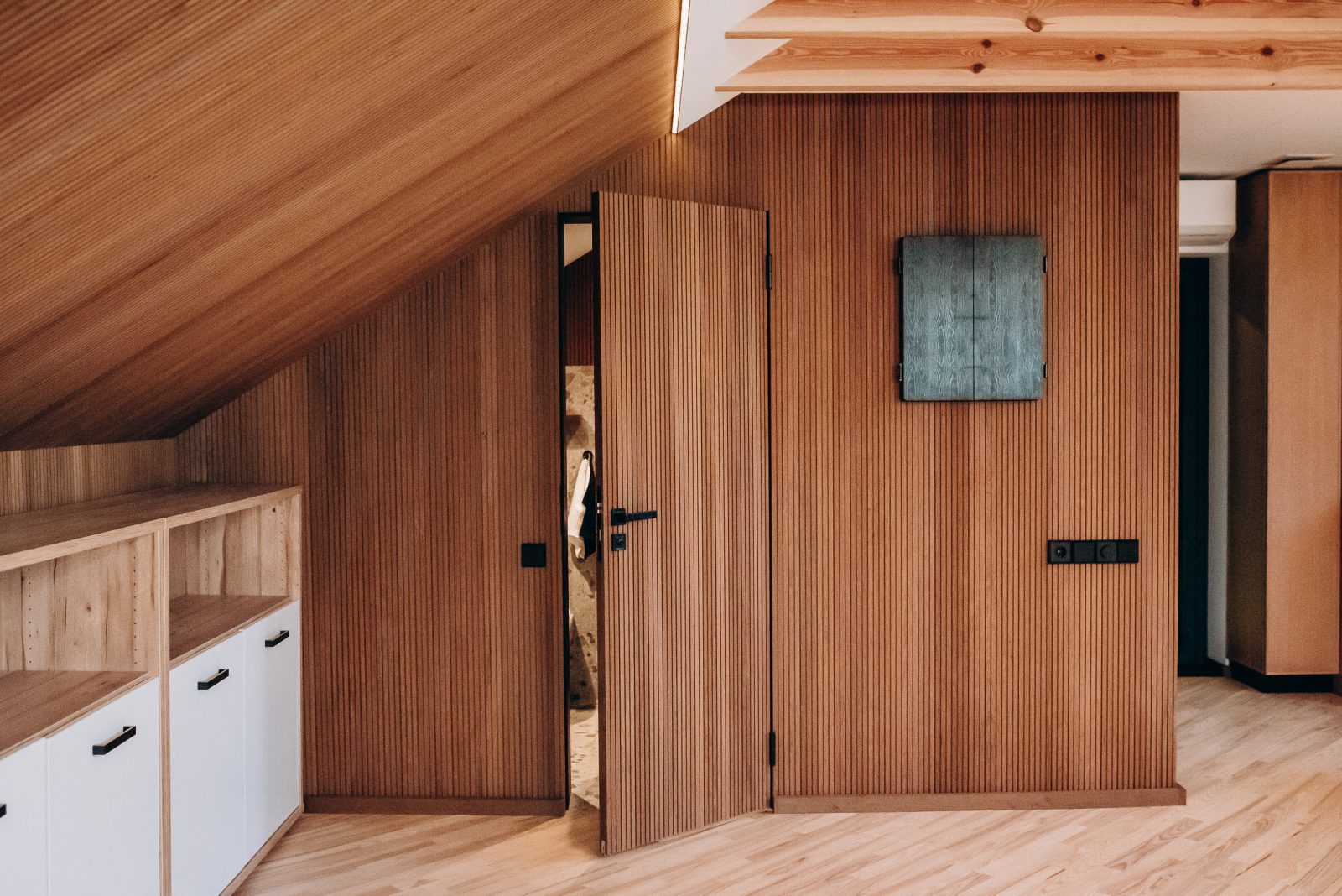 Interior cladding
